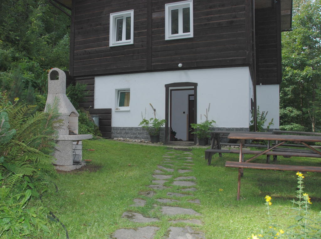 Na Cernem Potoce Villa โรกีนีซ นัด ยีเซอโร ภายนอก รูปภาพ