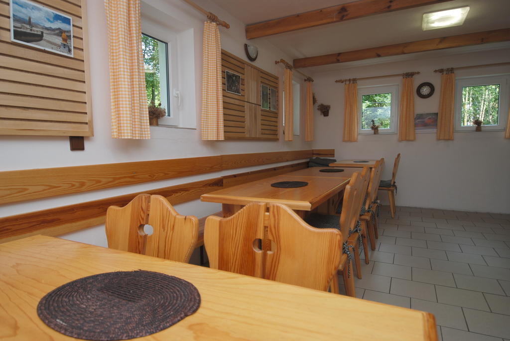 Na Cernem Potoce Villa โรกีนีซ นัด ยีเซอโร ห้อง รูปภาพ