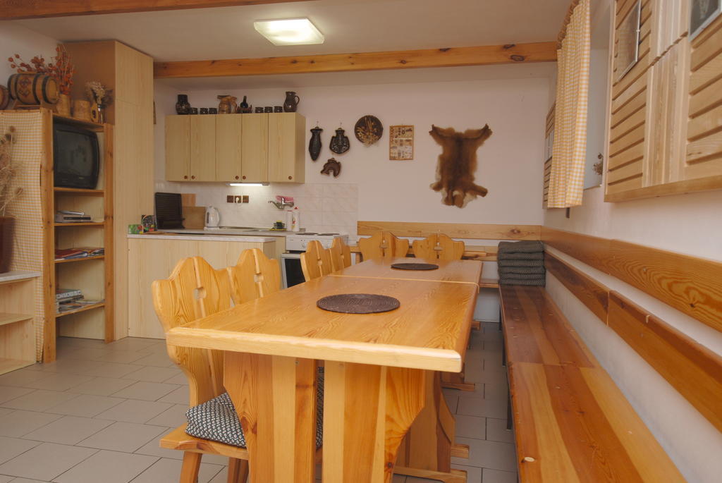 Na Cernem Potoce Villa โรกีนีซ นัด ยีเซอโร ภายนอก รูปภาพ